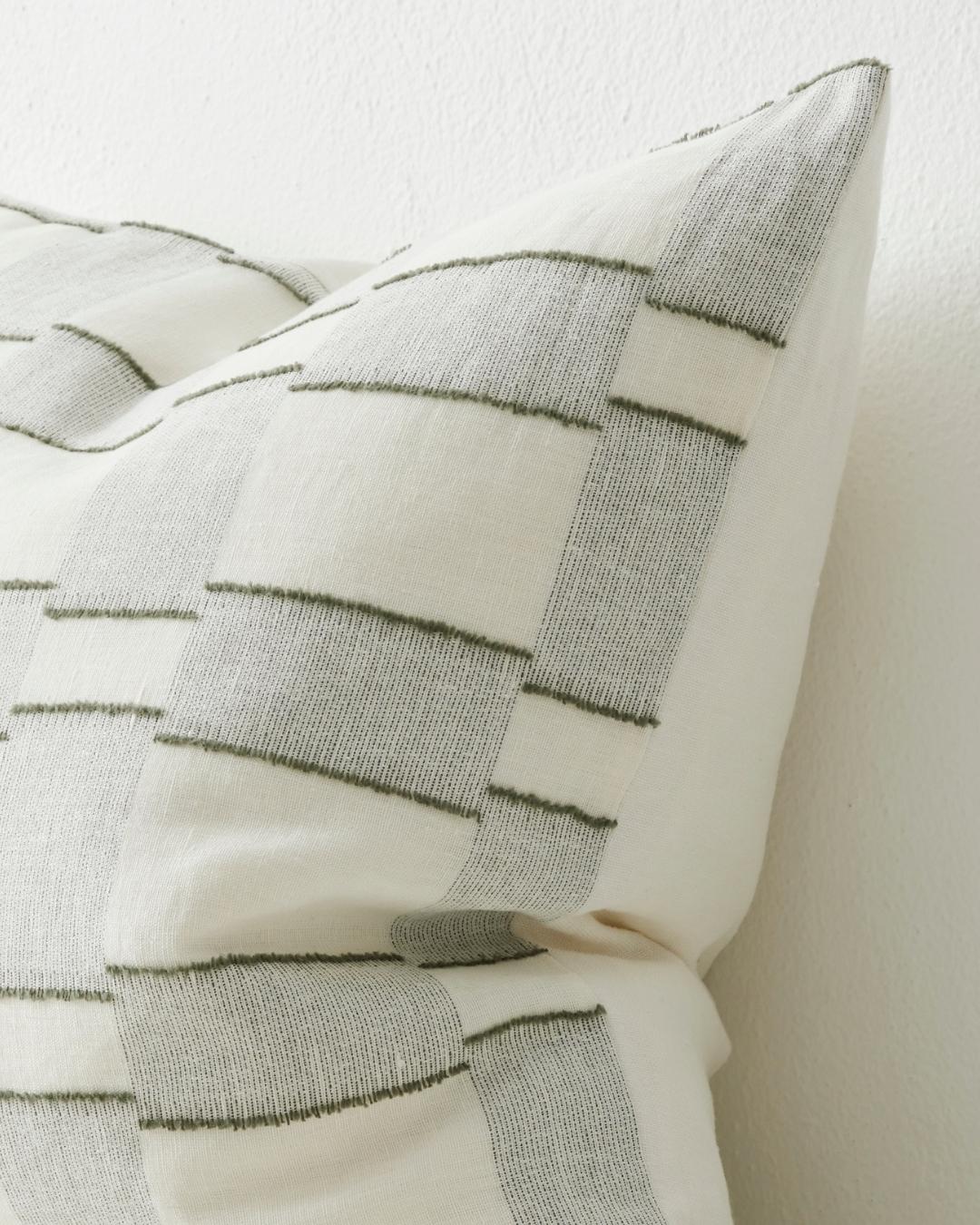 lorenzo cushion - olive