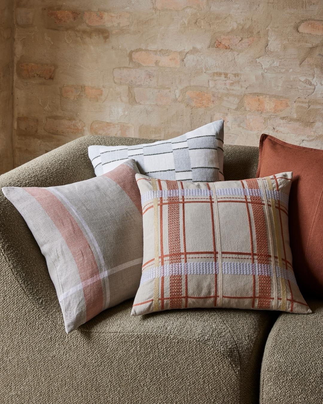 dante cushion - coral